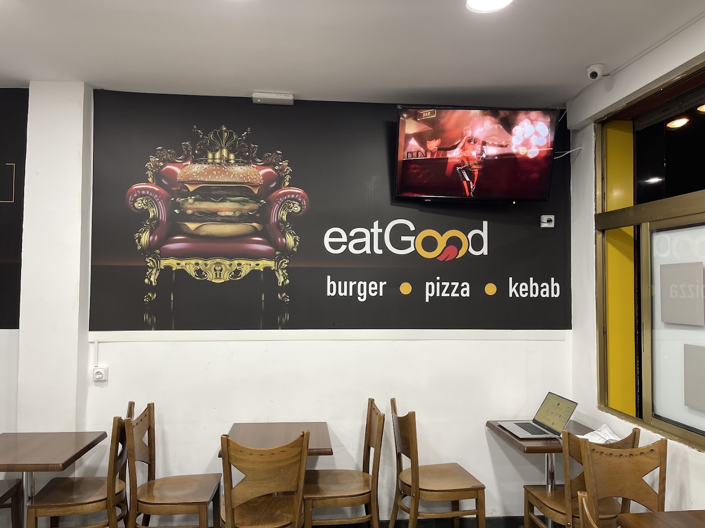 EAT GOOD KEBAB PIZZA BURGER · Fotos 3
